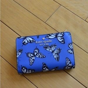 Kate Spade Staci Medium
Comparment Bifold Butterfly
Wallet